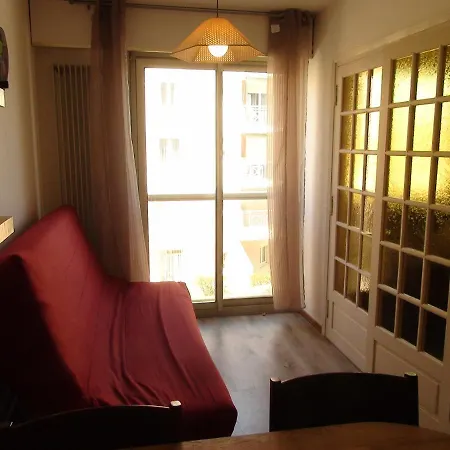 Grand Piscine Jardins Du Luxembourg 2eme Etage Апартаменты Йер